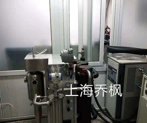 某大學(xué)實(shí)驗(yàn)室采購(gòu)實(shí)驗(yàn)型閉式噴霧干燥機(jī)現(xiàn)場(chǎng)照