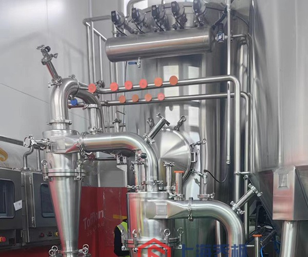 制藥用有機(jī)溶劑噴霧干燥機(jī)客戶(hù)現(xiàn)場(chǎng)安裝