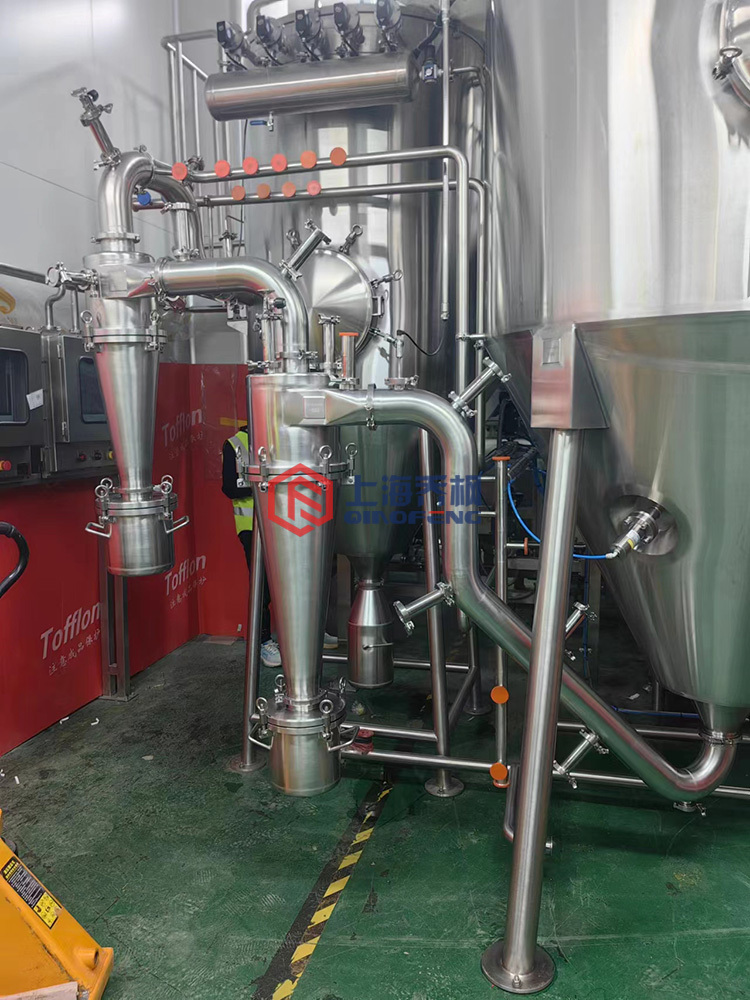 制藥用有機(jī)溶劑噴霧干燥機(jī)客戶現(xiàn)場安裝